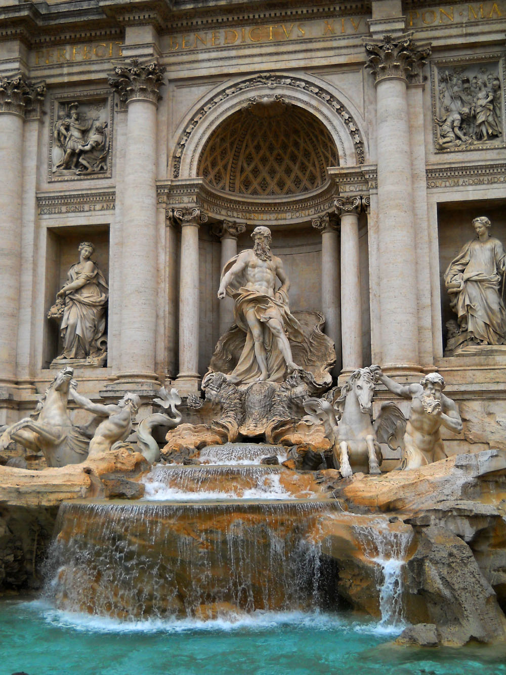 trevi fountain